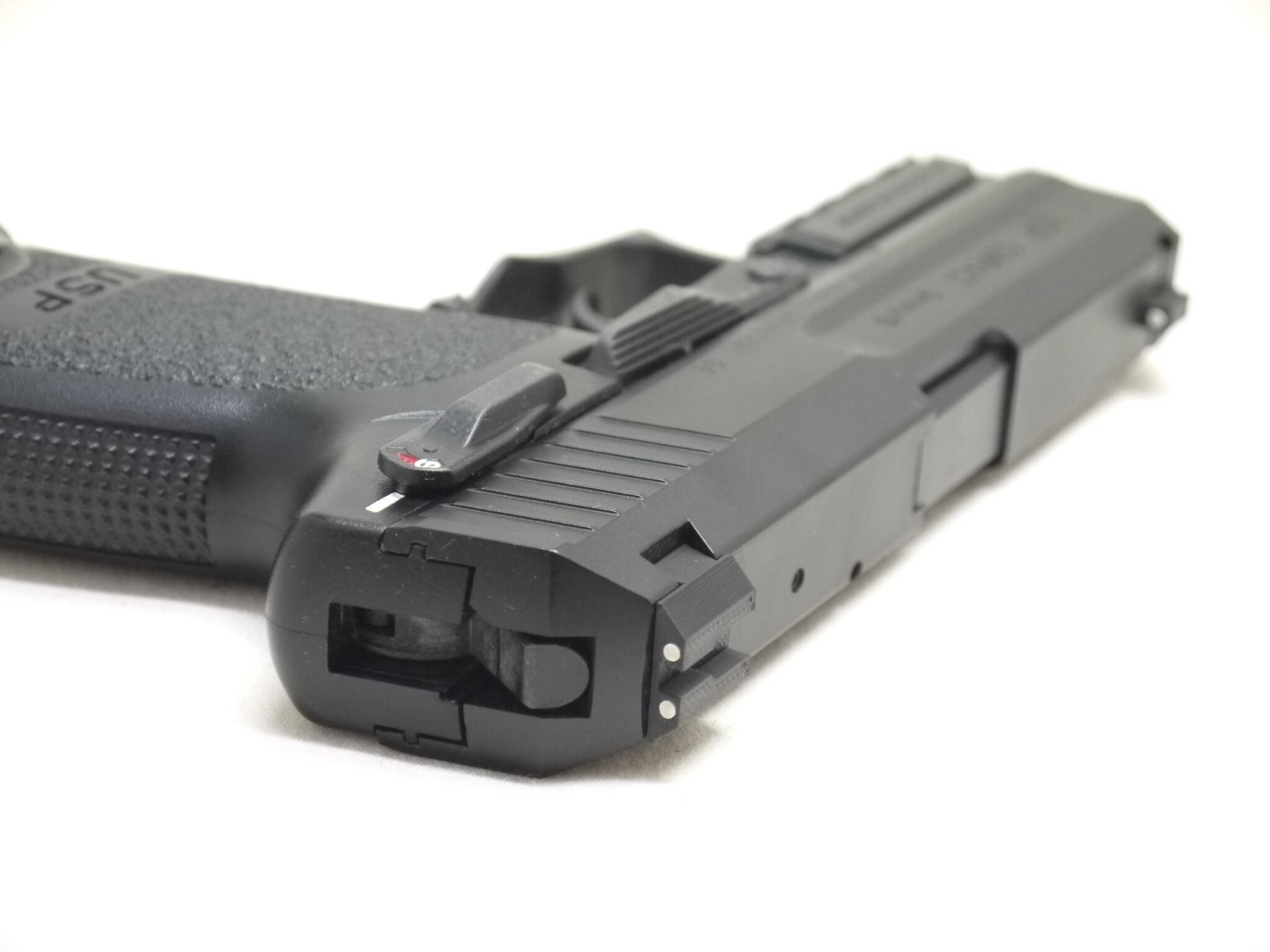 マルイ USP コンパクト ガス　 DETONATOR Trijiconサイト付 マルイ USP コンパクト ガス DETONATOR Trijiconサイト付 DETONATOR