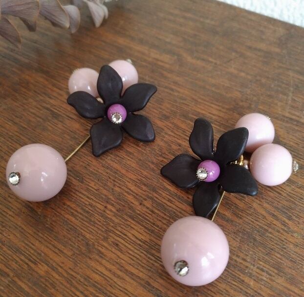 【SALE】黒いお花のピアス(vintage part)