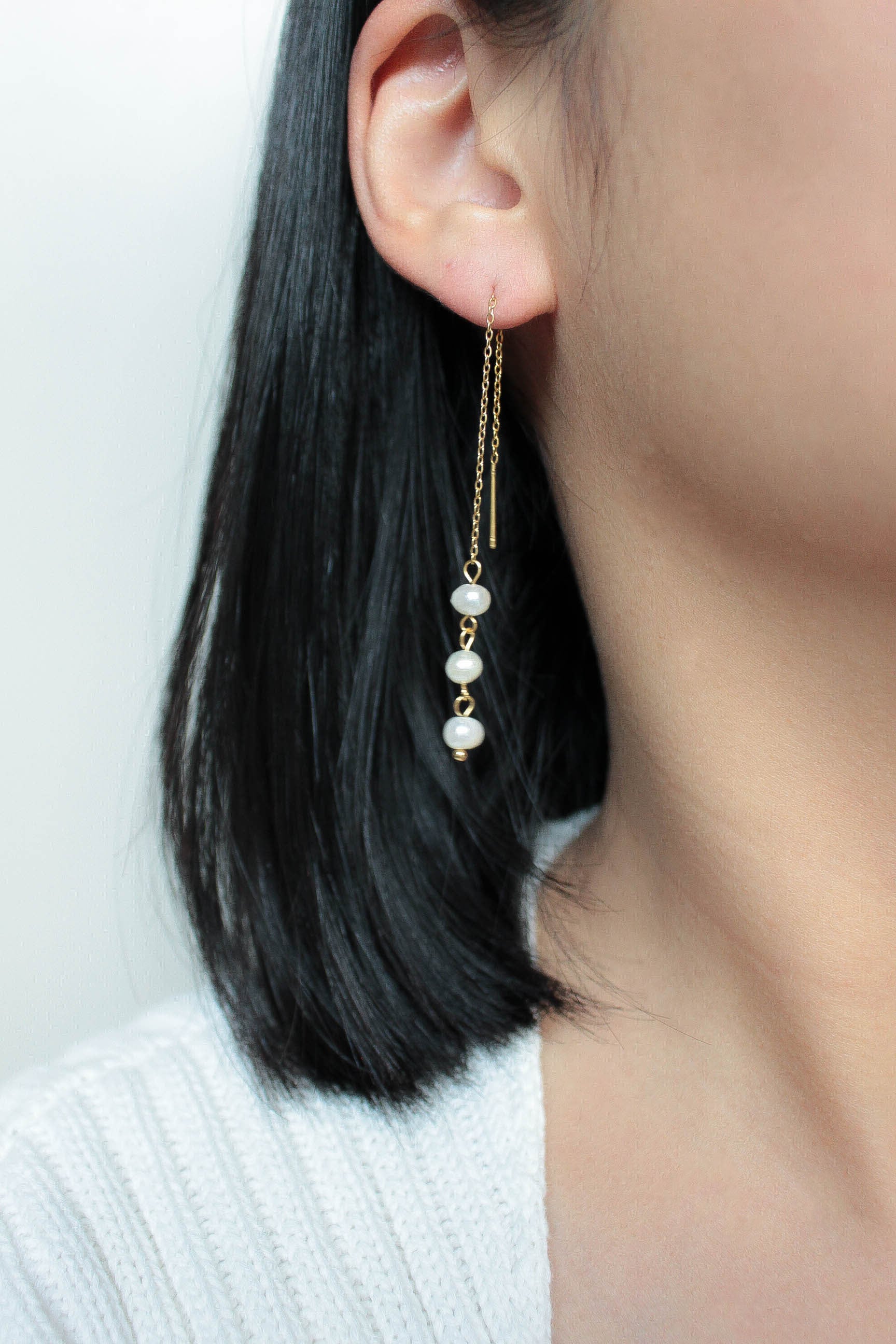 Dot Pearl Chain Pierce