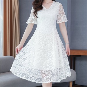 【送料無料】ロングドレス 4色 レース 夏 半袖 花柄 エレガント きれいめ 大人可愛い 体系カバー こなれ感 Vネック 30代 40代  ママ服 レディースファッション 可愛い お出かけ 女子会 デイリーユース お茶会 お呼ばれ Aライン フレア 透け感 シースルー