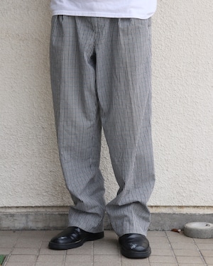 90's Check pattern baggy slacks.