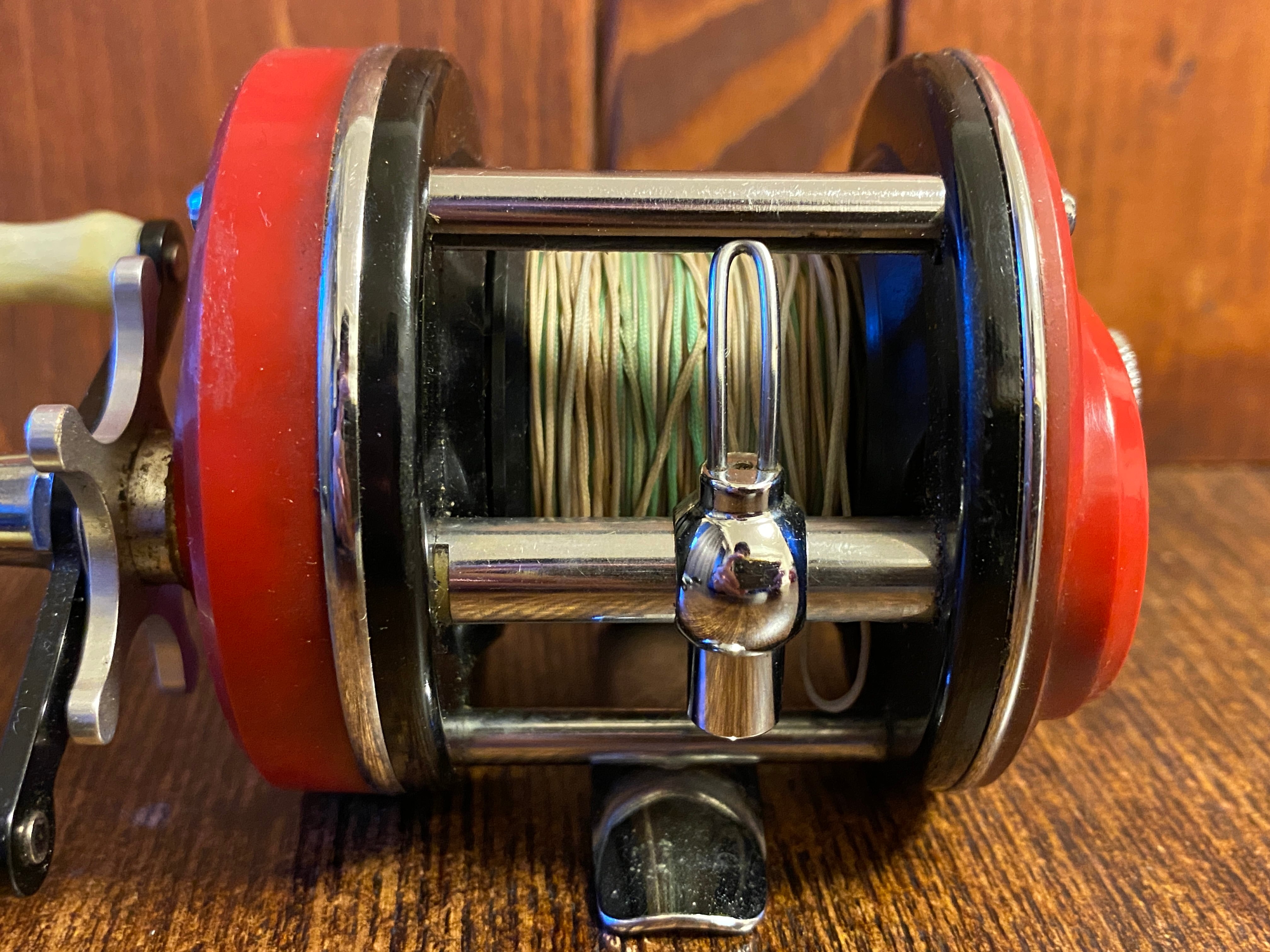 リール ABU Ambassadeur 4000 8b6fcd437e02b08278af8bb2d0ec2a