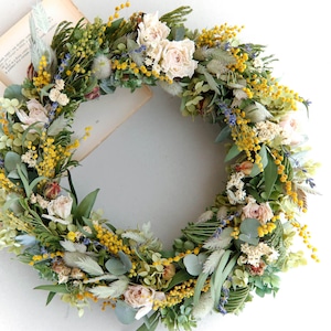 【約直径36cm】春色ラナンキュラスとミモザの大きなフラワーリース * ドライフラワー ミモザ リース かわいい 北欧インテリア 開店祝い プレゼント 誕生日 ギフト ひな祭り バレンタインデー 母の日 ナチュラル 特大