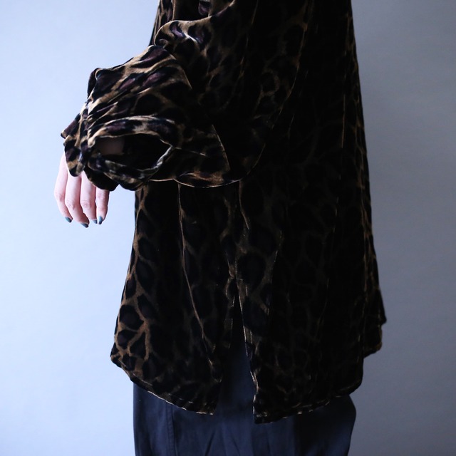 "DENIM&Co" leopard pattern XX over silhouette velours shirt