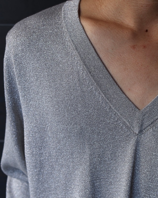 glitter v-neck knit top