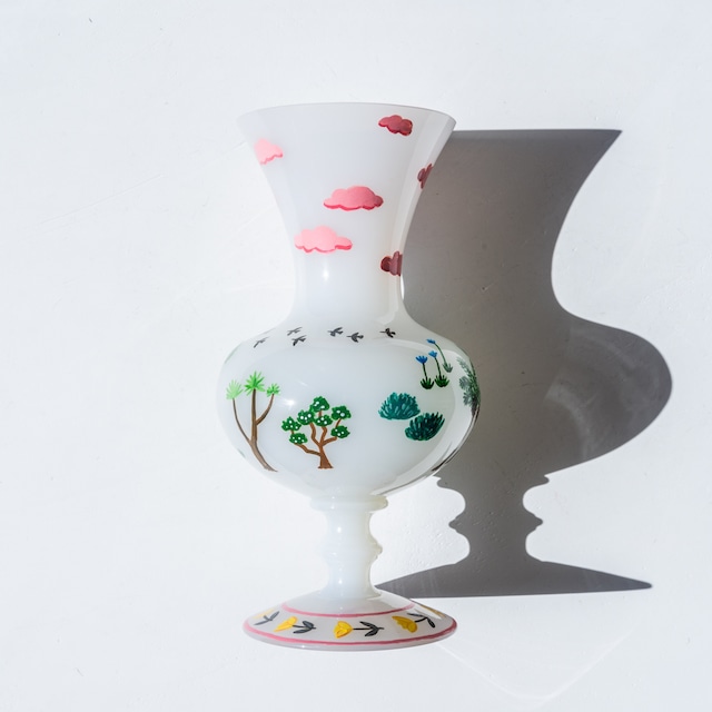 Milky Vase Painted by Natsuki Kurachi