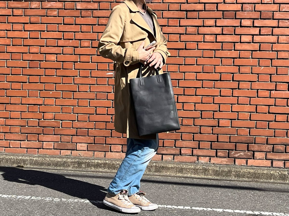 B052104□裏張り向け端革角シボ□ブラック＆チョコ□0.6mm220dm2