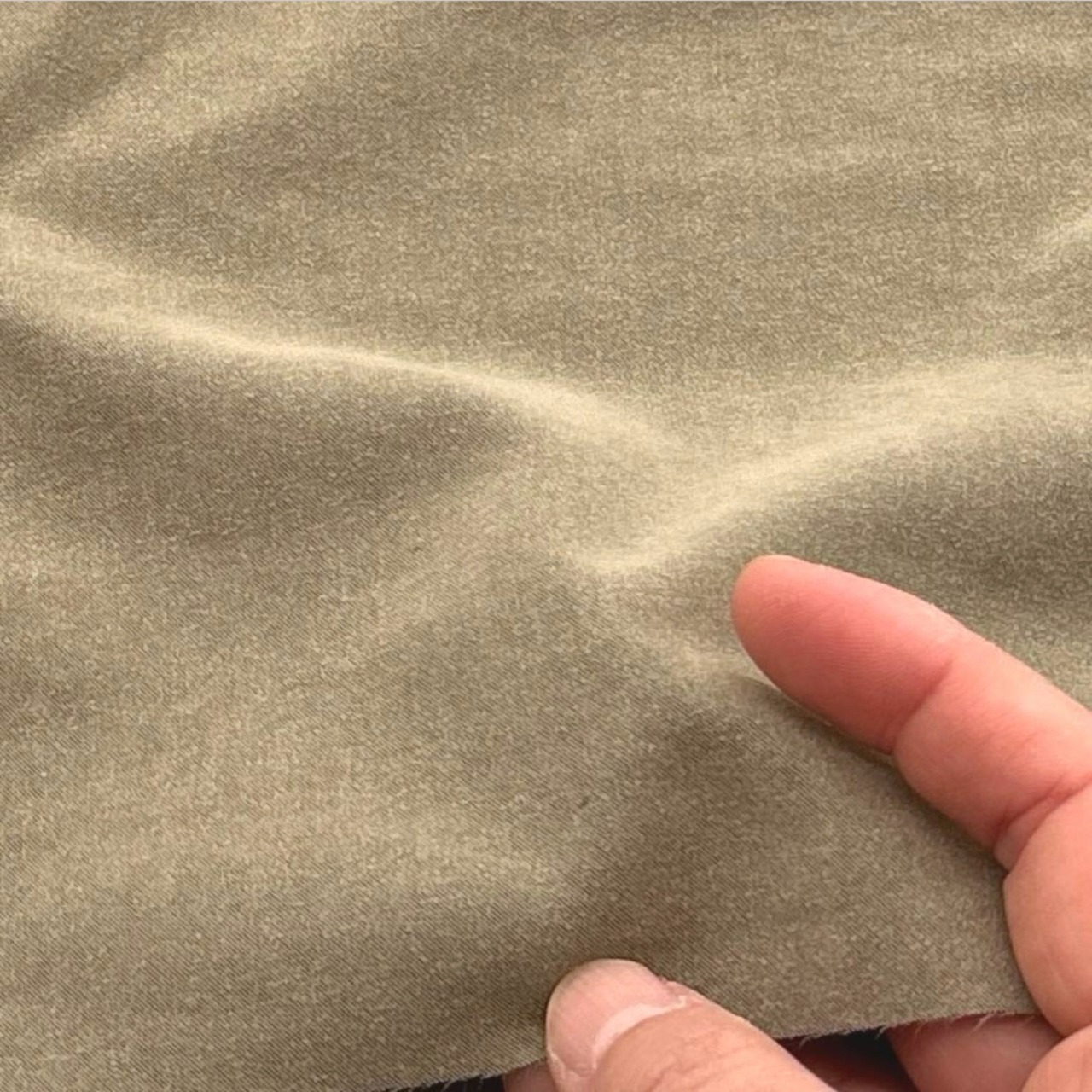 TC200◆2m◆L◆インポート◆ポリアミドポリエステル混ピーチスキン生地◆スモークカーキ系