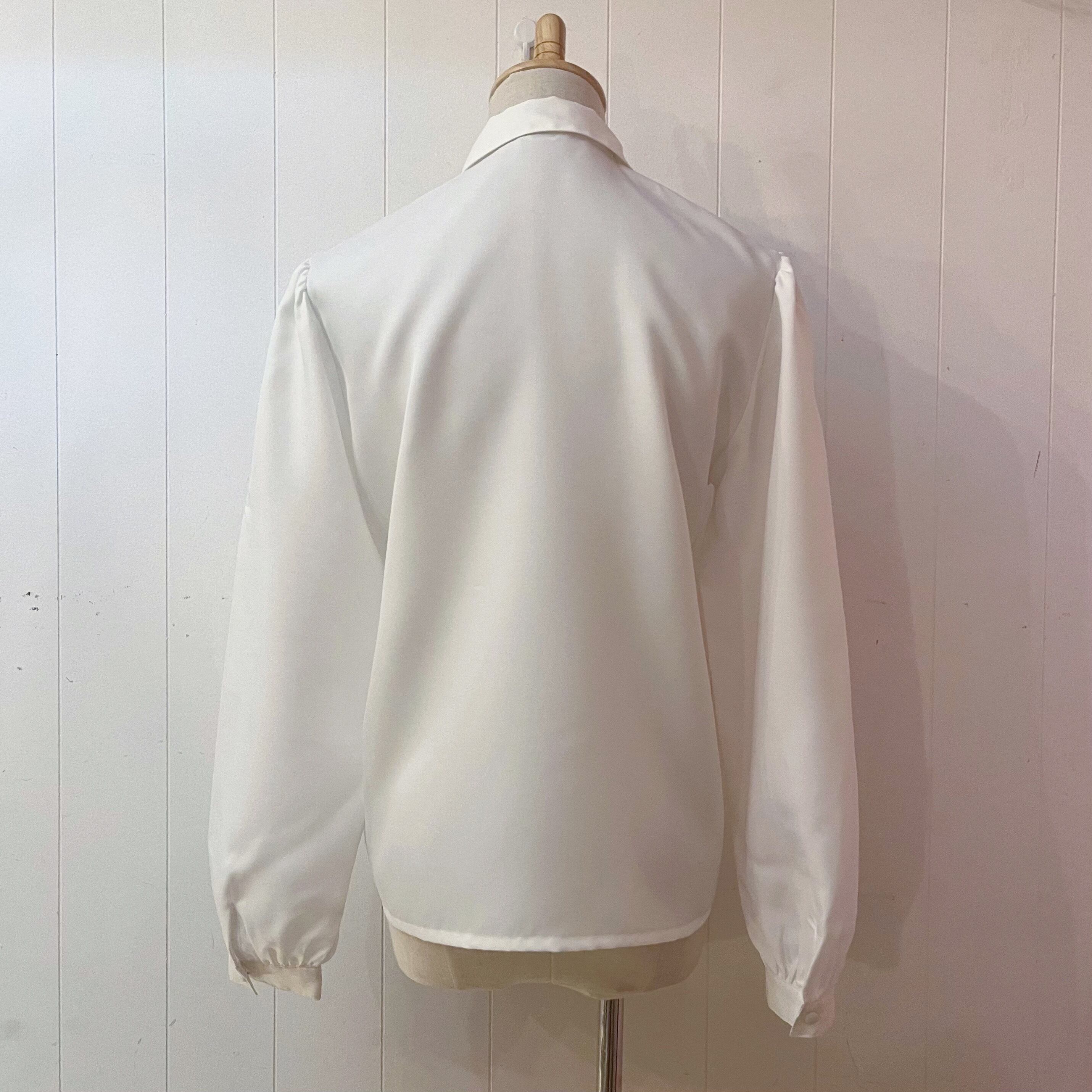 double round scallop white blouse