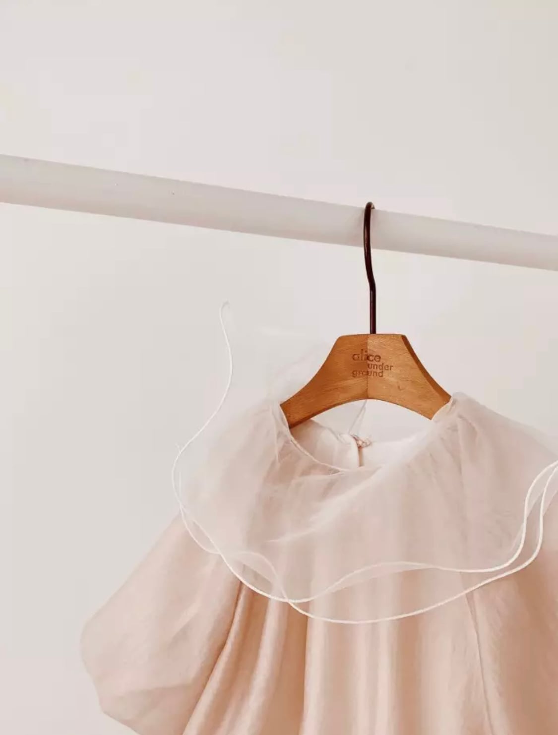 チュール襟ふんわりロンパース》》》》》海外子供服 ベビー 女の子