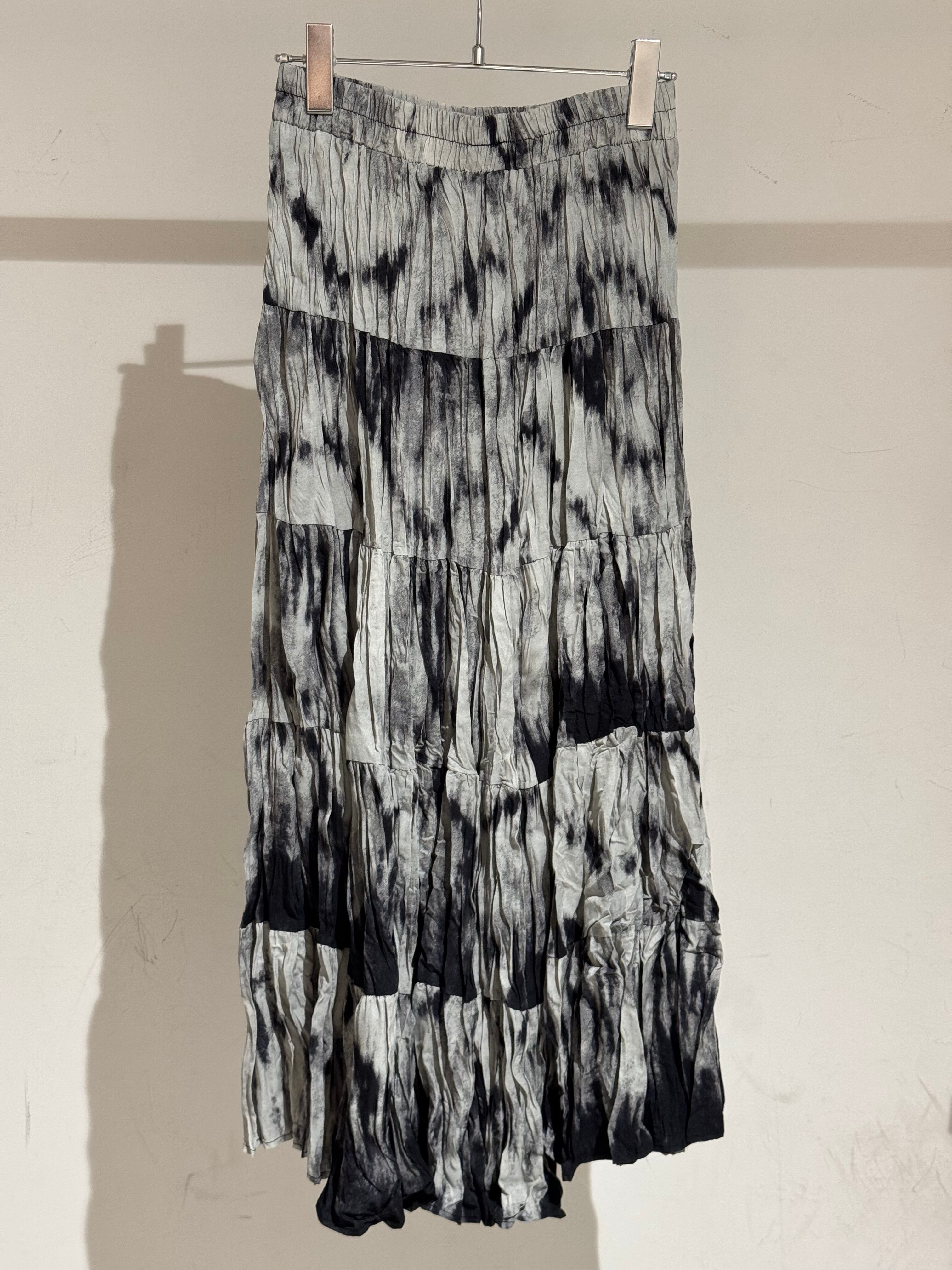 crinkle monotone tiered skirt