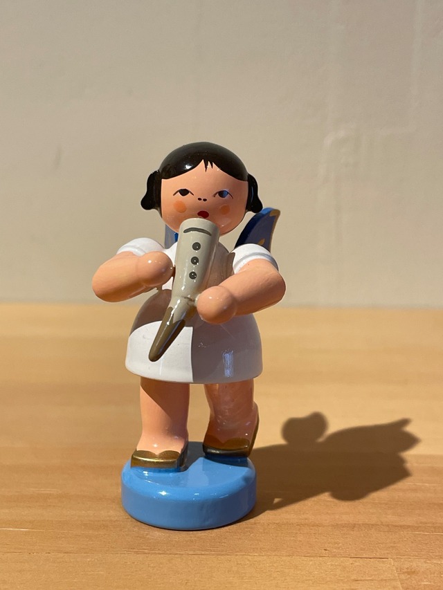 角笛を吹く青い翼の天使 | リンドヴルム