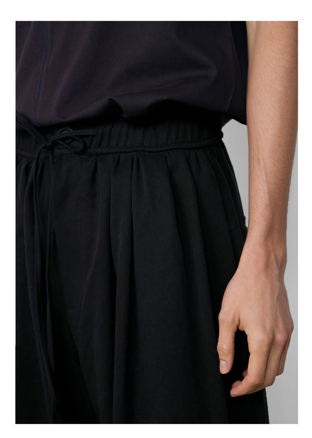 DECESOLO 25SS テンセル混 プリーツワイドイージーパンツ