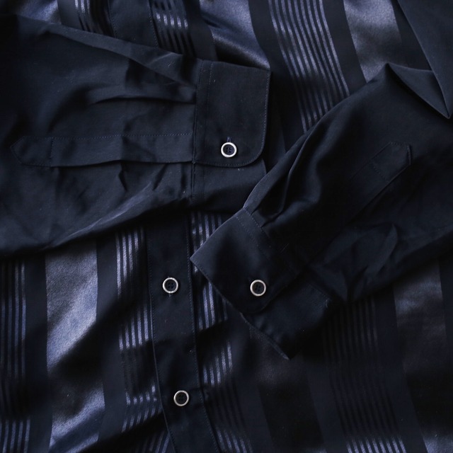 switching design over size black mode shirt