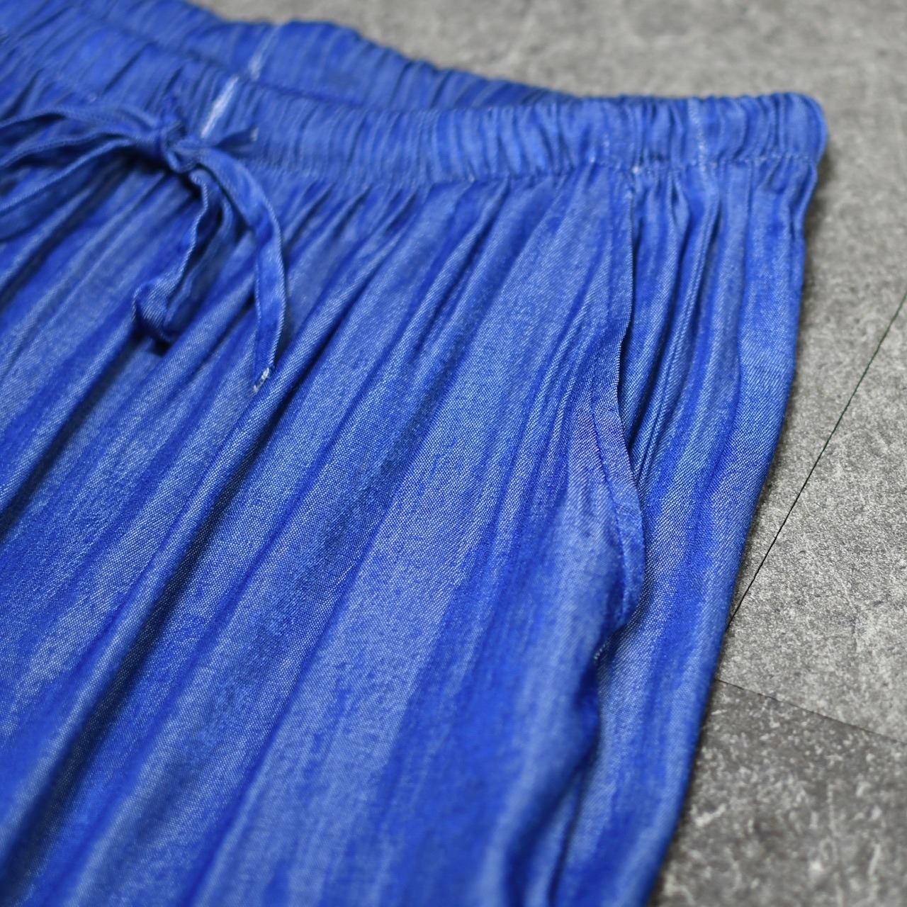 drape silhouette gloss wide cargo pants