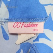 フラダンス 衣装 CC Fashions CCファッション ワンピース ドレス ブルー系 ハワイ製 ワントーン フリル ティアレ柄 かわいい 華やか 鮮やか 明るい 爽やか 青 水色 ハワイアン アロハ ハワイアンプリント フラ ダンス レッスン 練習