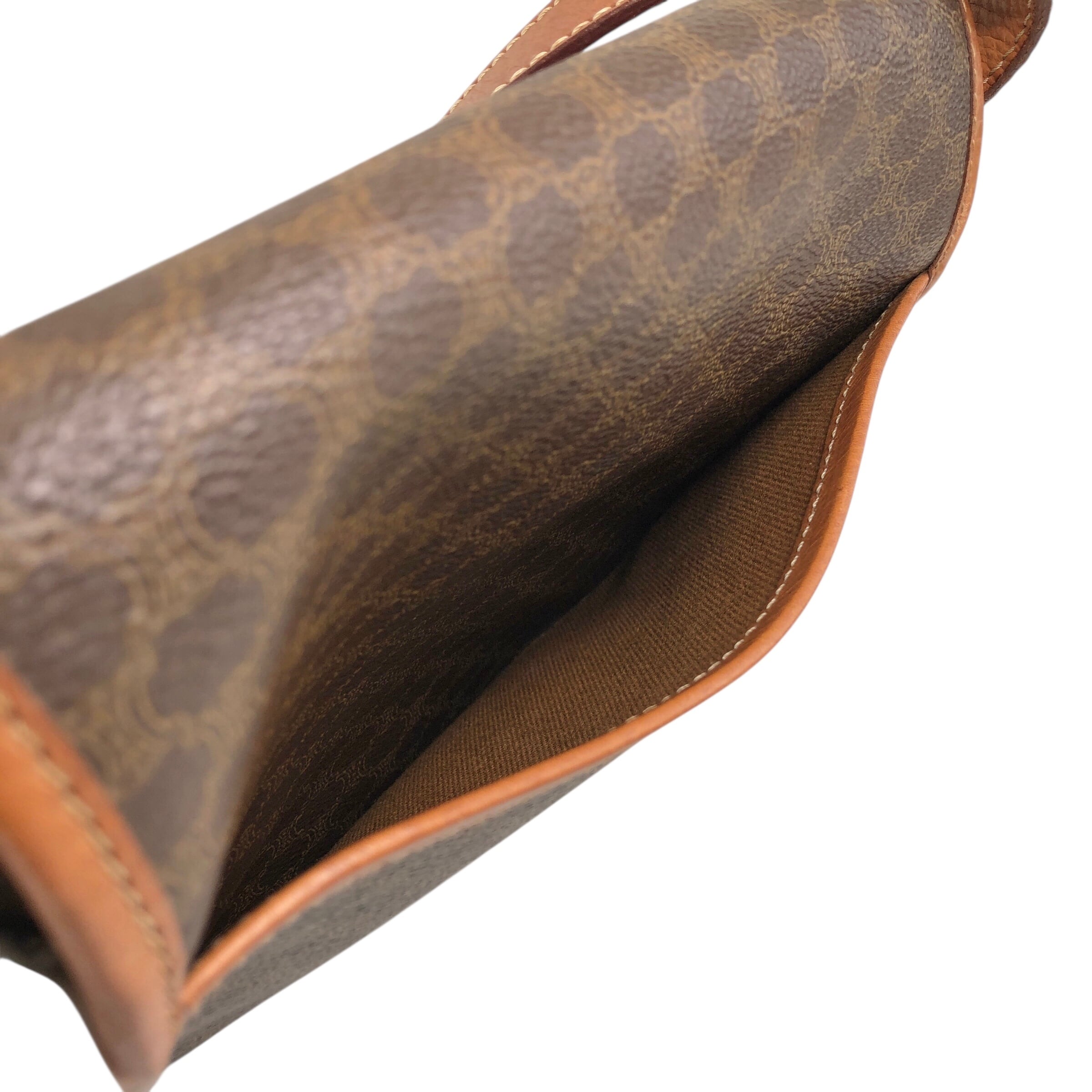 Cartier ブラウンレザー ショルダーバッグ 値下げしました！ Cartier ブラウンレザー ショルダーバッグ 値下げしました！ Cartier