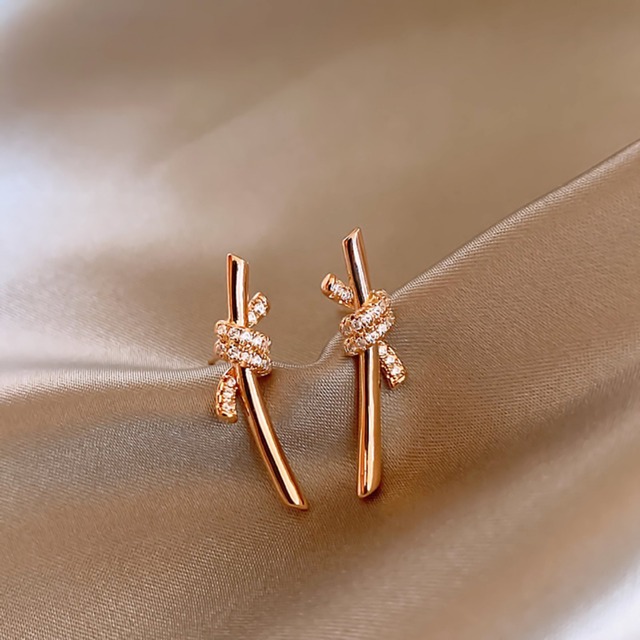 Stick-type piercing 　00098