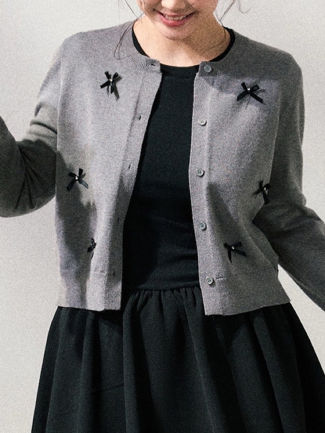 さりげないリボンが効く グレーカーディガン きれいめ 羽織り 大人可愛い おしゃれ トレンド  デート 体型カバー 大きいサイズ 韓国 CH11457