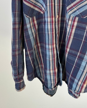 -St John's Bay- Vintage 80-90s L Flannel Shirt made in USA