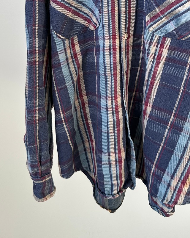 -St John's Bay- Vintage 80-90s L Flannel Shirt made in USA