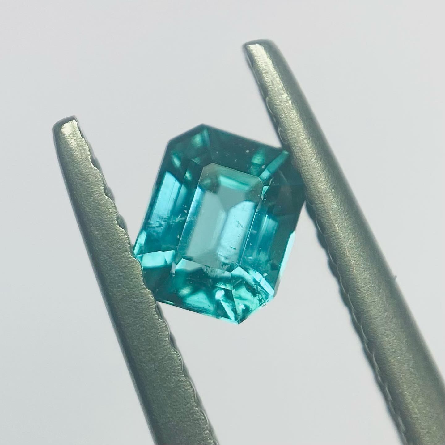 旅に行きたくなるターコイズカラーなトルマリン