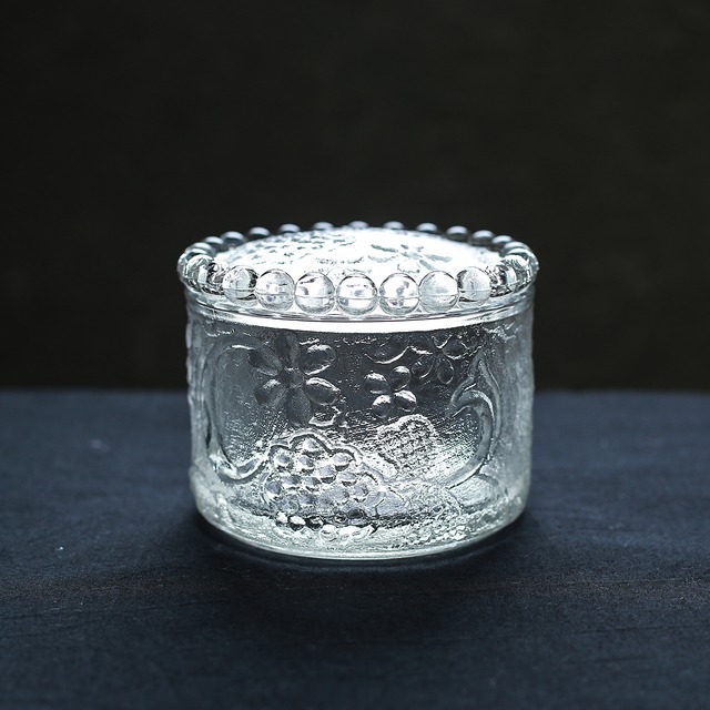 雫の冠が美しい、ガラスの小物入れ 2