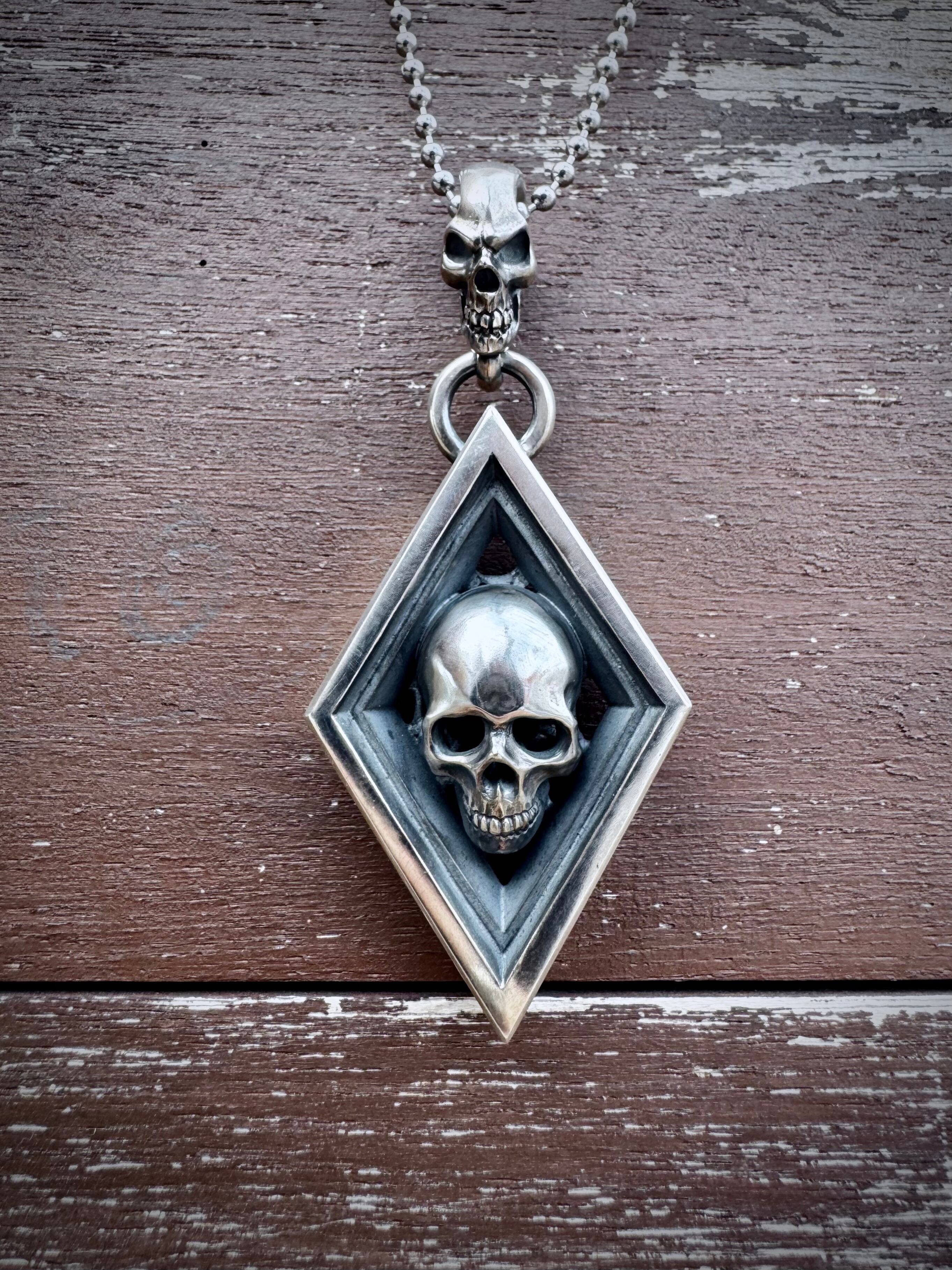 Rat Race】R.A.W（RAT ANOTHER WORLD） Diamond with Skull Top