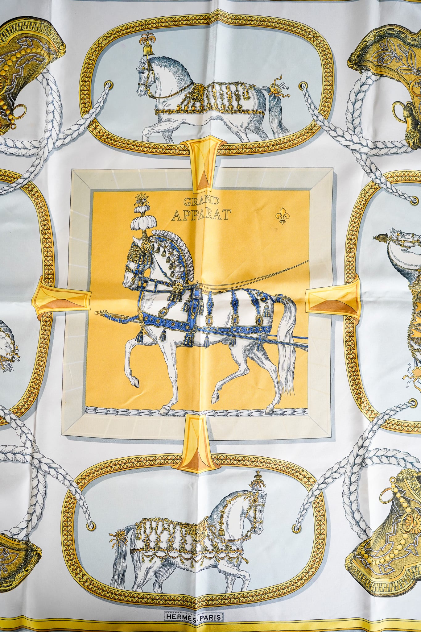 HERMÈS Carre 90 Silk Scarf 