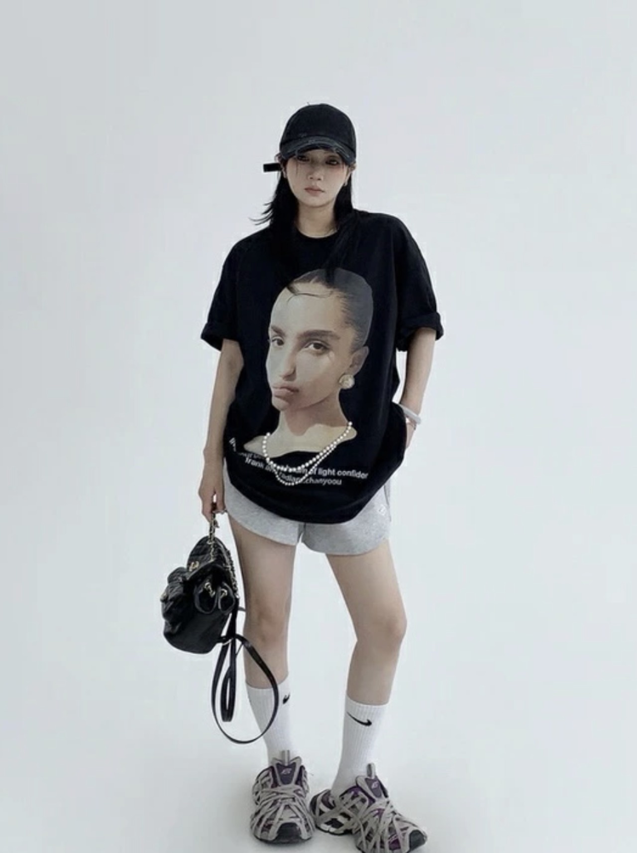 OISIS005 ビーズポートレートレトロTシャツ