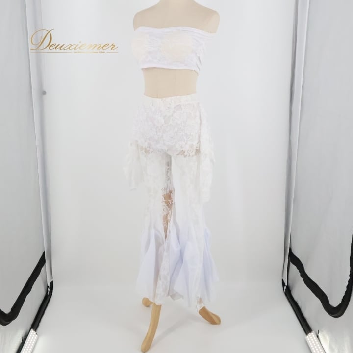 ベリーダンスホワイトフラワー装飾衣装セットアップ ベリーダンス 衣装 レッスンウェア 練習着 上下セット トップス フレア
