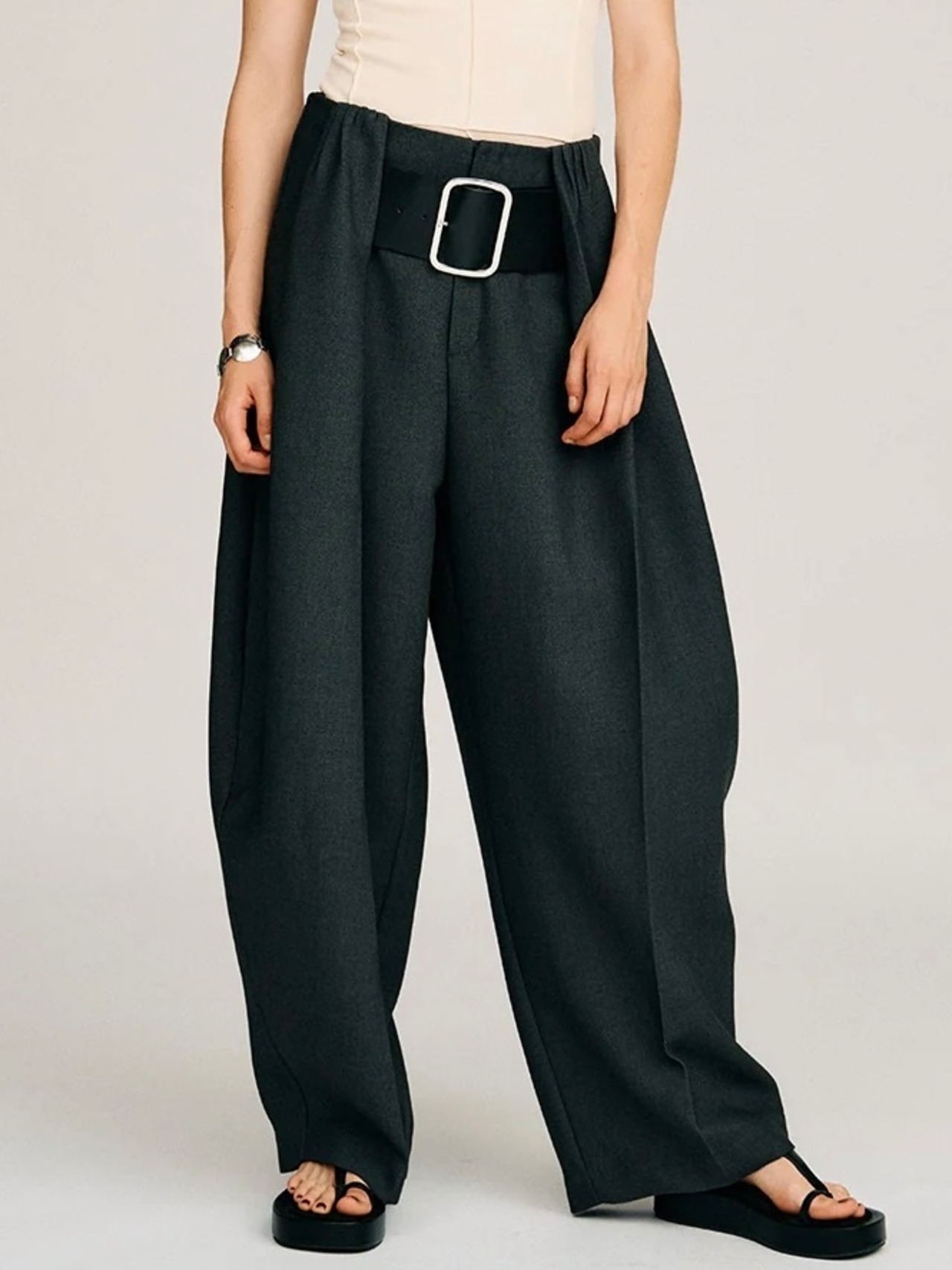 【26AW | WOMEN】PRANK PROJECT プランクプロジェクト / パンツ / High-Waist Belted Tuck Pants  31261465103 - 1