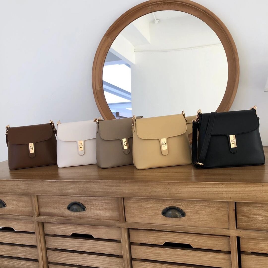 ツイストベルト　ショルダーバッグ　AS103-005