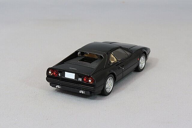 トミーテック トミカリミテッドヴィンテージ ネオ 1/64 フェラーリ 328
