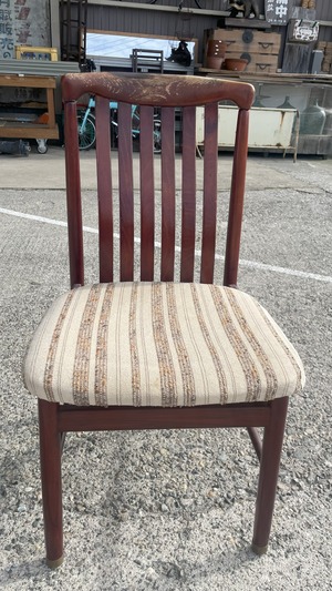 50年の歴史を感じる松田家具のダイニングチェア①