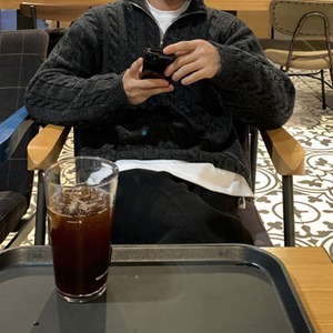 ケーブルジップアップニット　MT0080340