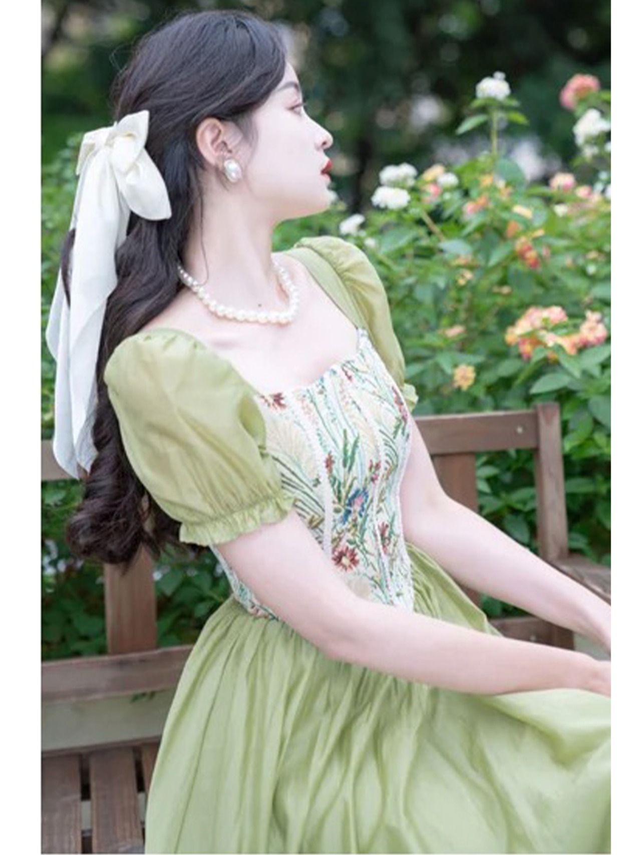 【0014】French Style Green Short Sleeve Dress