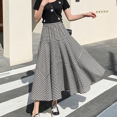 スカート レディース ロングスカート フレア Aライン ゆったり ウエストゴム かわいい 大人可愛い きれいめ シンプル カジュアル フェミニン おしゃれ お洒落 おとな ラブリー キュート 抜け感 主役級 存在感 チェック柄 ギンガムチェック 学生 通学 デート お出かけ 女子会 休日 フリーサイズ 10代 20代 30代 40代 ママ 韓国 韓国系 着回し 普段使い 体型カバー ファッション コーデ モテ トレンド 流行 インスタ映え