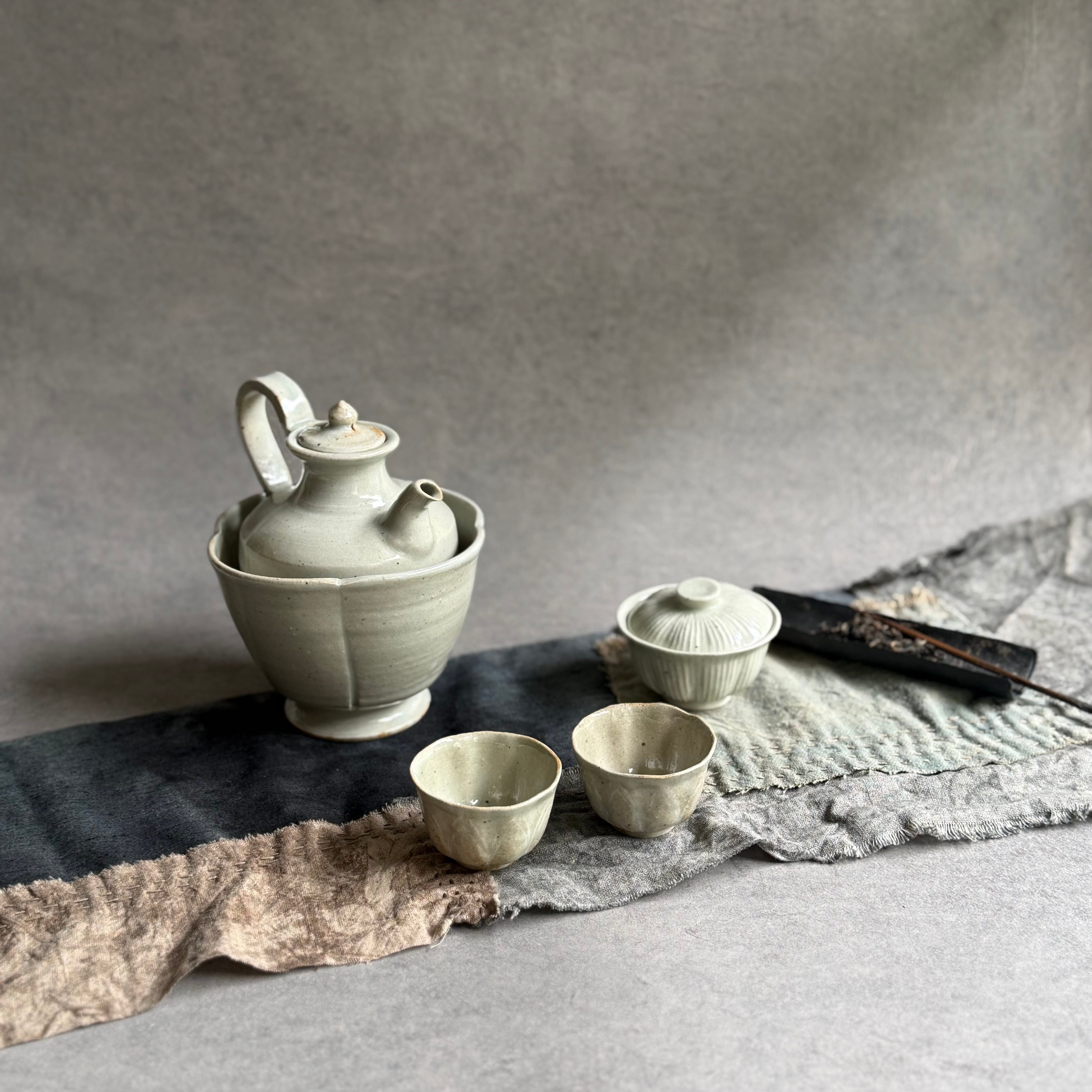 日高伸治 白磁水注 台付 S | gallery 一白