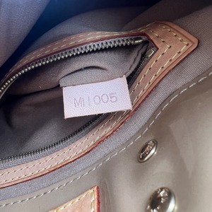 LOUIS VUITTON ルイヴィトン  モノグラム・ヴェルニ リードPM PVC ハンドバッグ ベージュ A-10673