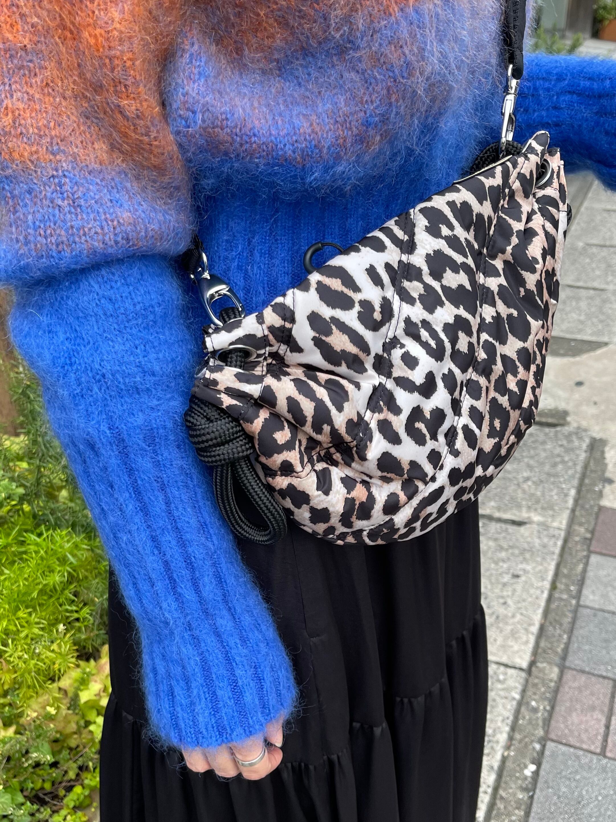 【22AW】GANNI ガニー / Quilted Recycled Tech Small Duffle Bag TRENTオンライン