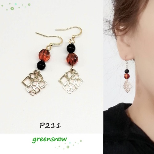 【サージカルステンレス　ピアス】メロンビーズ　黒ビーズ　四角フレーム　イヤリング