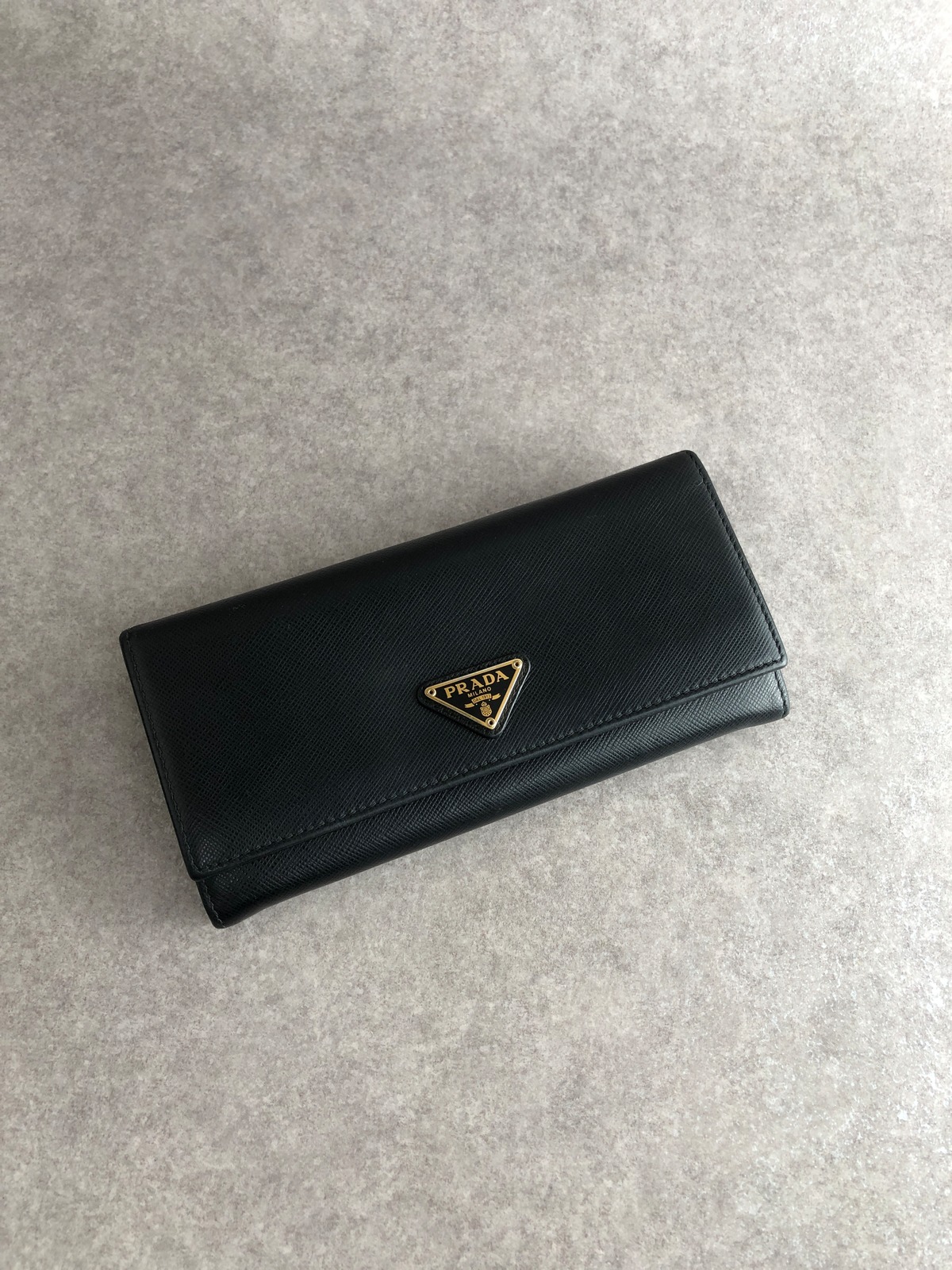 PRADA プラダ 長財布 ブラック トライアングルロゴ サフィアーノレザー 