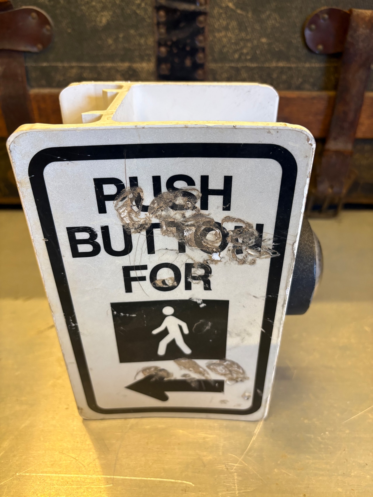 PUSH BUTTON FOR WALK SIGNAL 信号待ちボタン