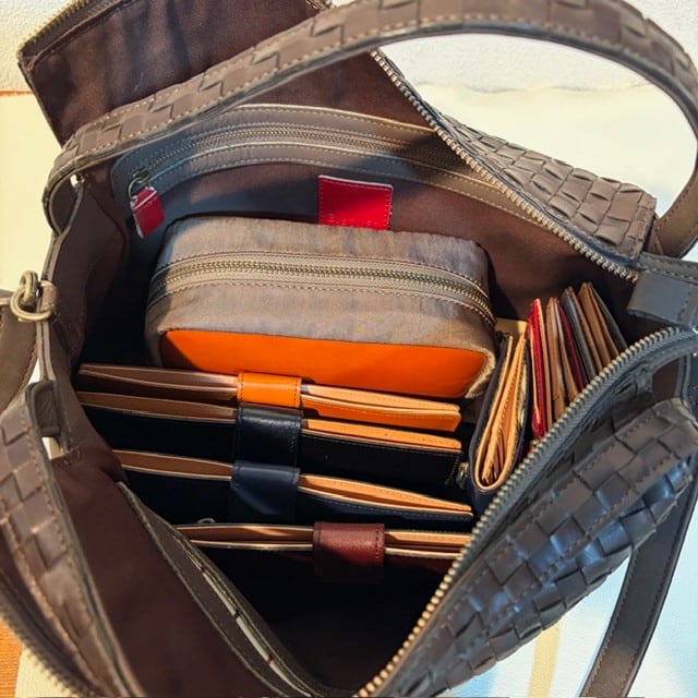 B.stuff　貴重品！ボックスシルエット2WAYバッグ(大) ブラックオリーヴ