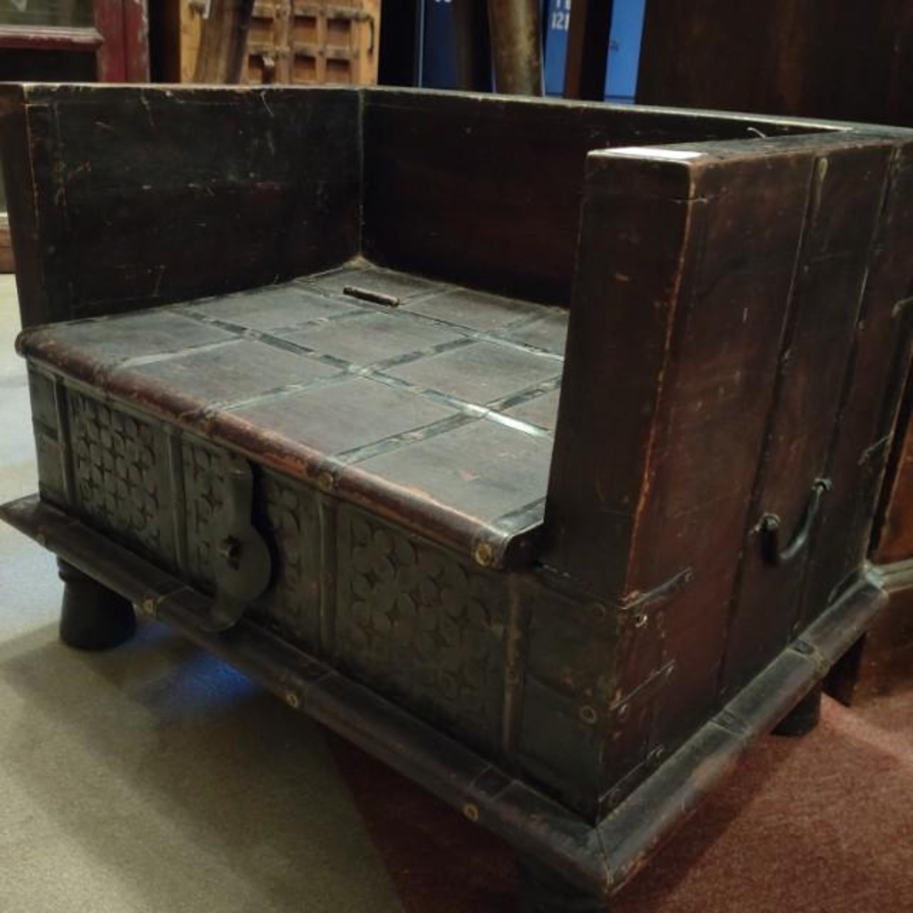 【One-of-a-kind Item】India Box Chair Made of Wood Antique Style Changes over time Display Interior goods