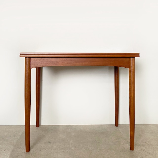 Playing table ( Dining table)  / TB026