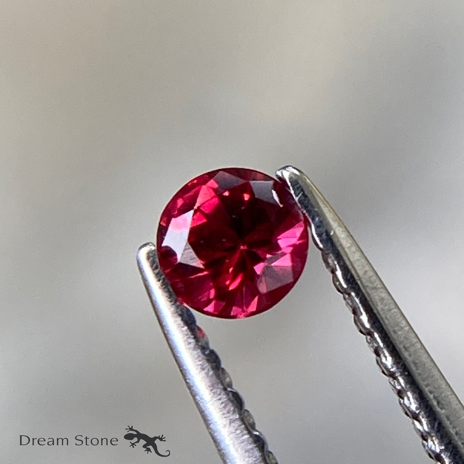 非加熱 0.5ct 〜Amaryllis〜 ピンキッシュレッドスピネル - ピアス(片耳用)