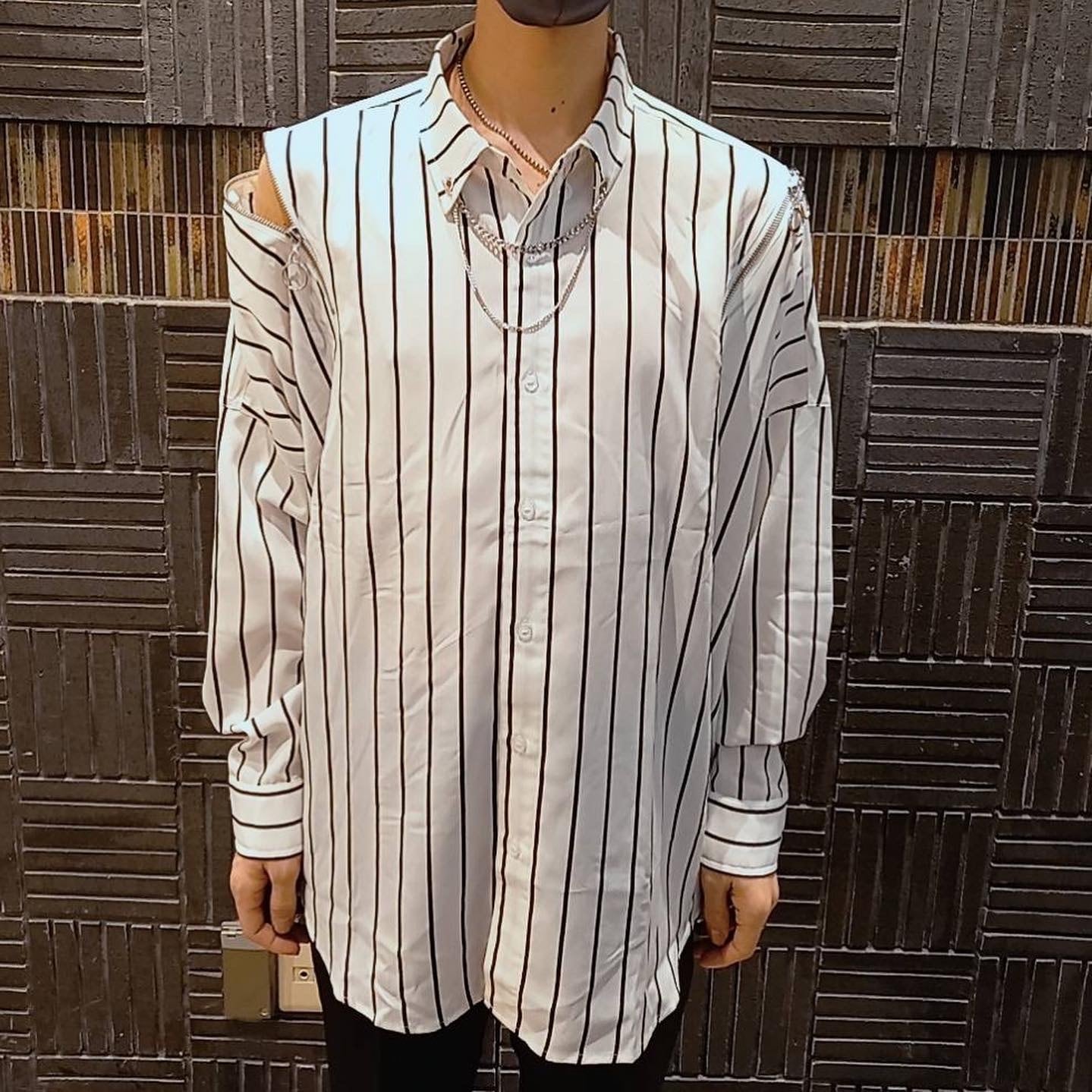 [大好評] THICCストライプチェーン肩ジップシャツ　韓国ファッション　彼シャツ　きれいめ　ユニセックス