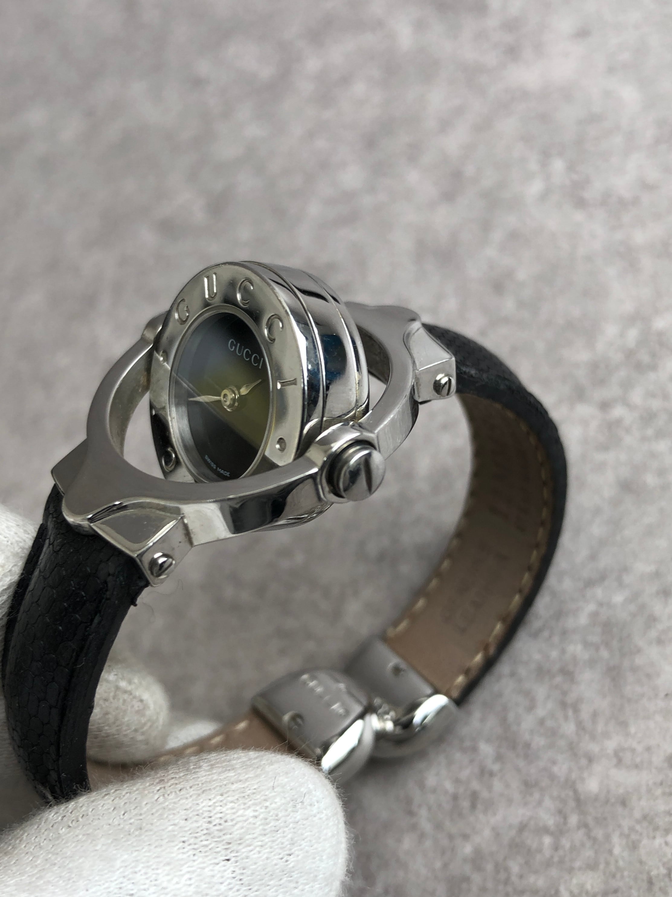 GUCCI グッチ 腕時計 シルバー×ブラック ターンフェイス 6600L vintage